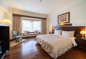 Shangrila Boutique Hotel has Balcony rooms