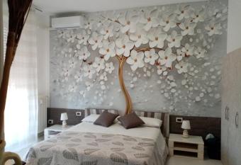 Tree House 2 allows 18 year olds to book a room