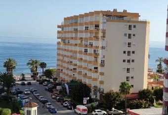 Estudio TORROX PLAYA - Piscina Temporada allows 18 year olds to book a room
