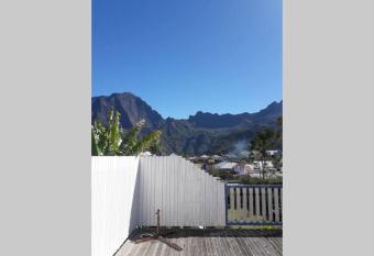 20 COUCHAGES CILAOS CENTRE has Balcony rooms