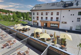 Hotel Element allows 18 year olds to book a room