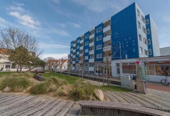 Haus Iderhoff- Wohnung 5 allows 18 year olds to book a room