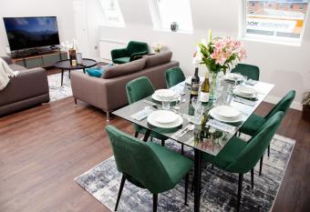 High Life Serviced Apartments - Old Town allows 18 year olds to book a room