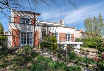 Maloca  Robreti  res allows 18 year olds to book a room