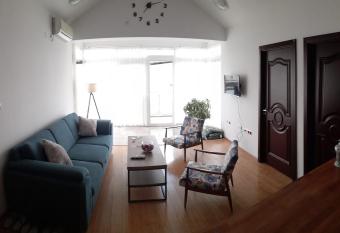 Apartmani Ma  i   Trebinje has rooms with a private hot tub