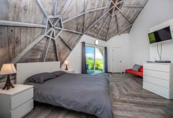 Studio 01 ~ Lake Sumner has Balcony rooms