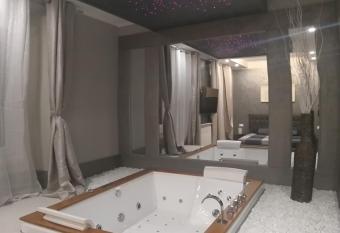 HYDROSUITE allows 18 year olds to book a room