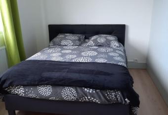 une d  tente    la plage allows 18 year olds to book a room