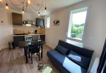 Au 3 rue Manh  s has Balcony rooms