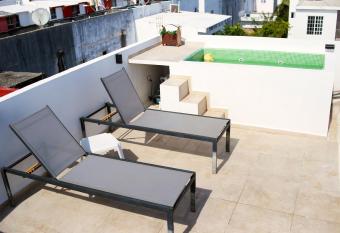 C  modo Cuarto, Jacuzzi Rooftop, AC has Balcony rooms