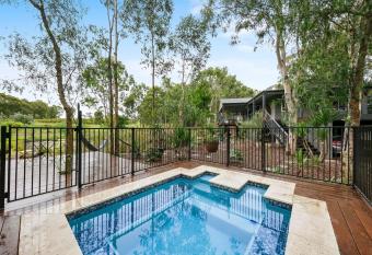 Fig Tree Luxury Guest House has rooms with a private hot tub