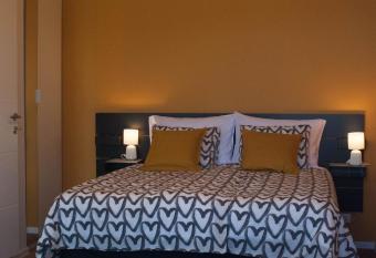 Kiwi Studio has Balcony rooms