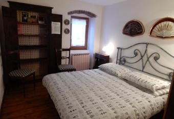 Il Borgo della Colomba allows 18 year olds to book a room