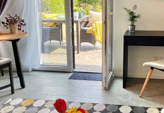 Zu den Sandsteinh  hlen allows 18 year olds to book a room