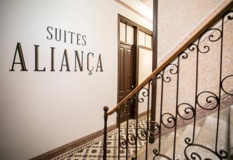 SUITES ALIAN  A allows 18 year olds to book a room