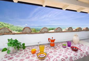 Casetta de Sodoni allows 18 year olds to book a room