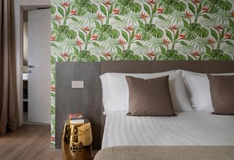 Civico25 Suite Hotel has Balcony rooms