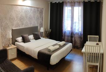 Guest House Barcelona Bruc has Balcony rooms