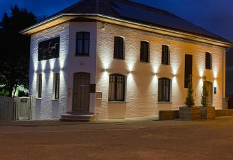  t pure genot has Balcony rooms