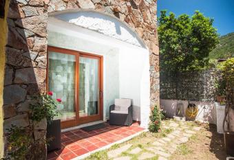 Casa Vacanza Chiasardinia has Balcony rooms