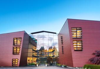 Spa Hotel Br  ndl allows 18 year olds to book a room