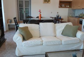 KAS RESIDENCE has rooms with a private hot tub