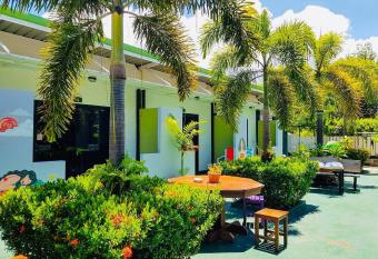 Rawai Whale Resort has Balcony rooms