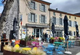 Chambres d h  tes du Bistrot d ici allows 18 year olds to book a room