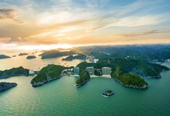 Flamingo Lan Ha Bay Resort has Balcony rooms