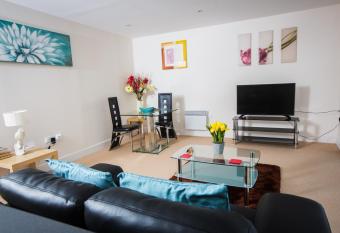 Meridian Apartment has Balcony rooms