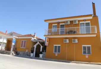 Lampias apartments has Balcony rooms