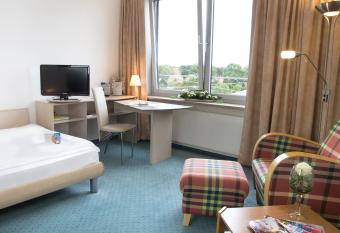 Atlanta Boardinghouse Leipzig has rooms with a private hot tub