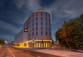 Leonardo Hotel Augsburg allows 18 year olds to book a room