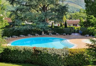 Appartement dans r  sidence avec piscine has Balcony rooms