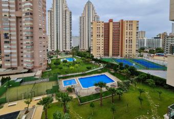 Apartamento Completo Torresol II allows 18 year olds to book a room