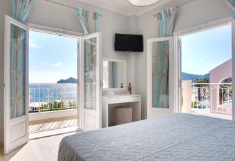 Azure Mare Studios By Hotelius allows 18 year olds to book a room