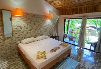 Mirians Place Drake has Balcony rooms