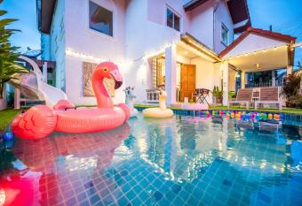 Wongamart Pool Villa has Balcony rooms