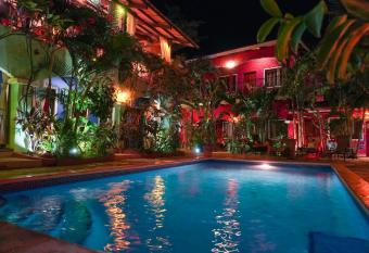 Conchal Hotel allows 18 year olds to book a room