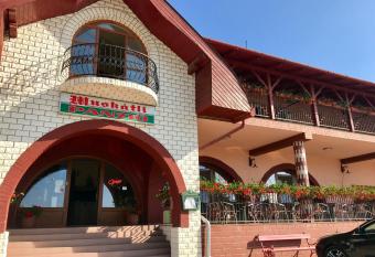 Musk  tli Panzi     s   tterem has Balcony rooms