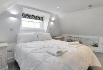 Master accommodation suite 4 attic room allows 18 year olds to book a room