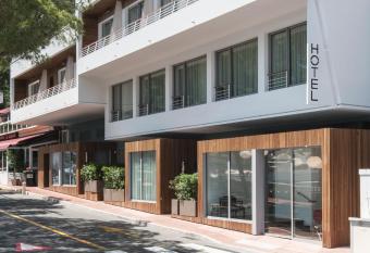 Boutique Hotel Miramar has Balcony rooms