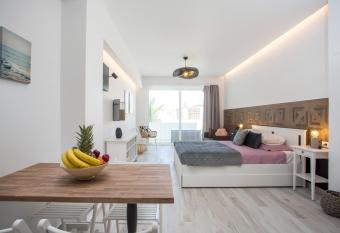 Salt n Mellow allows 18 year olds to book a room