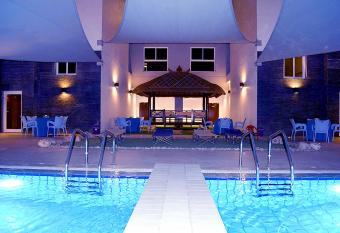 Leaders Plaza Apartments has Balcony rooms