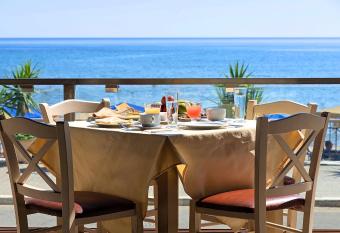 Sunlight Hotel has Balcony rooms