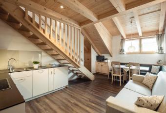 Residence Corn La Majun has Balcony rooms