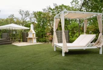 Bowery Guest Houses -   rnyas vend  gh  zak has Balcony rooms