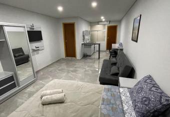 Novo apartamento Studio a poucos passos do Paraguai - Vila Portes has Balcony rooms