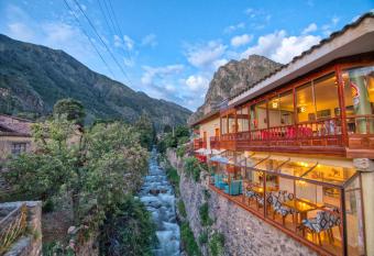 Humantay lodge Ollantaytambo allows 18 year olds to book a room