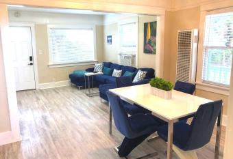 Viva San Diego has Balcony rooms